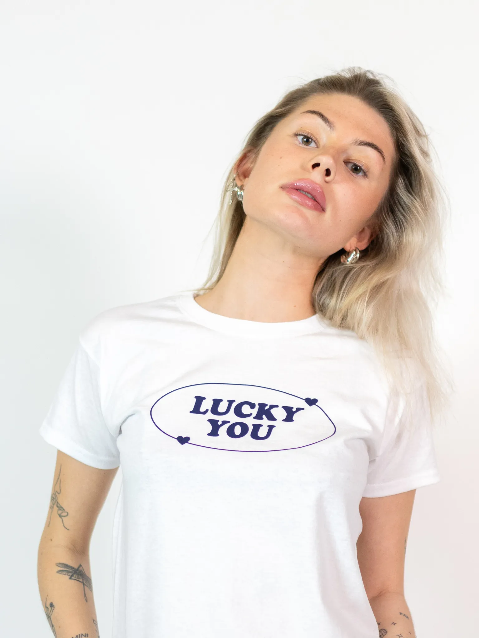 LUCKY YOU, BABY TEE - HVID
