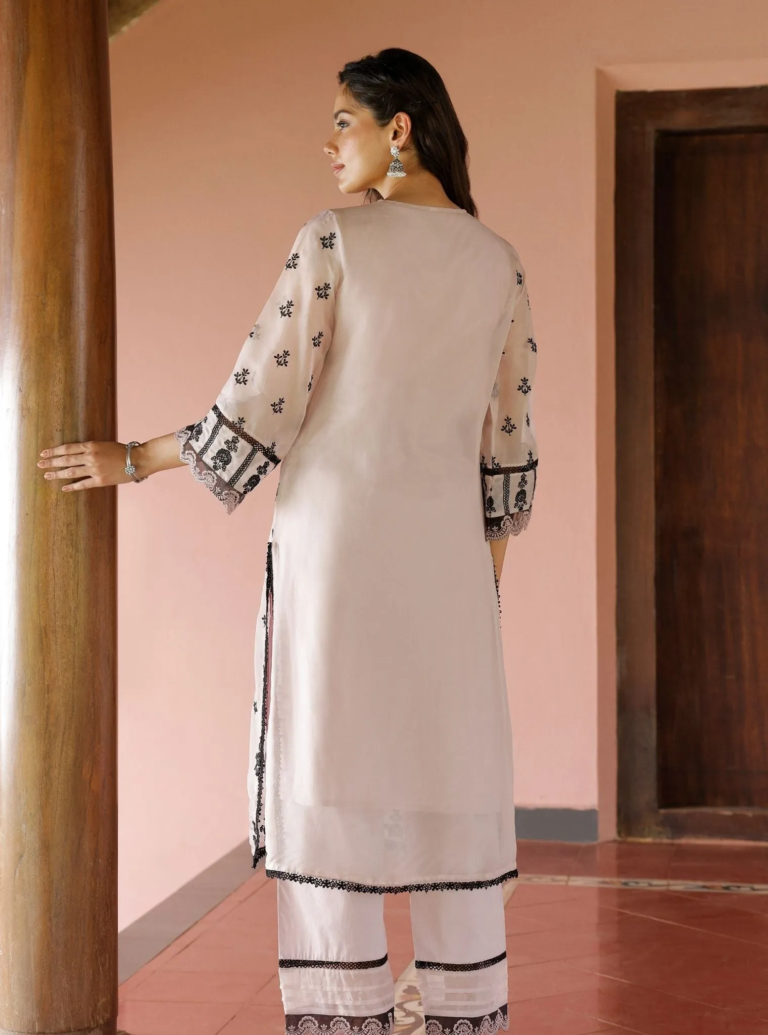 Mulmul Organza Nain Dusty Pink Kurta With Mulmul Cotton Nain Dusty Pink Pant