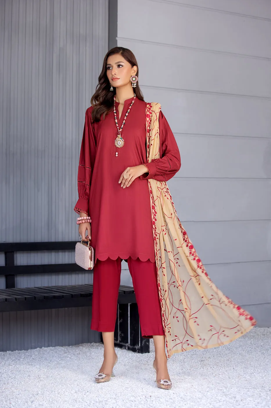 Winter Ready to Wear 3 Pcs Embroidered Dopatta Dress by Gulwarun 06