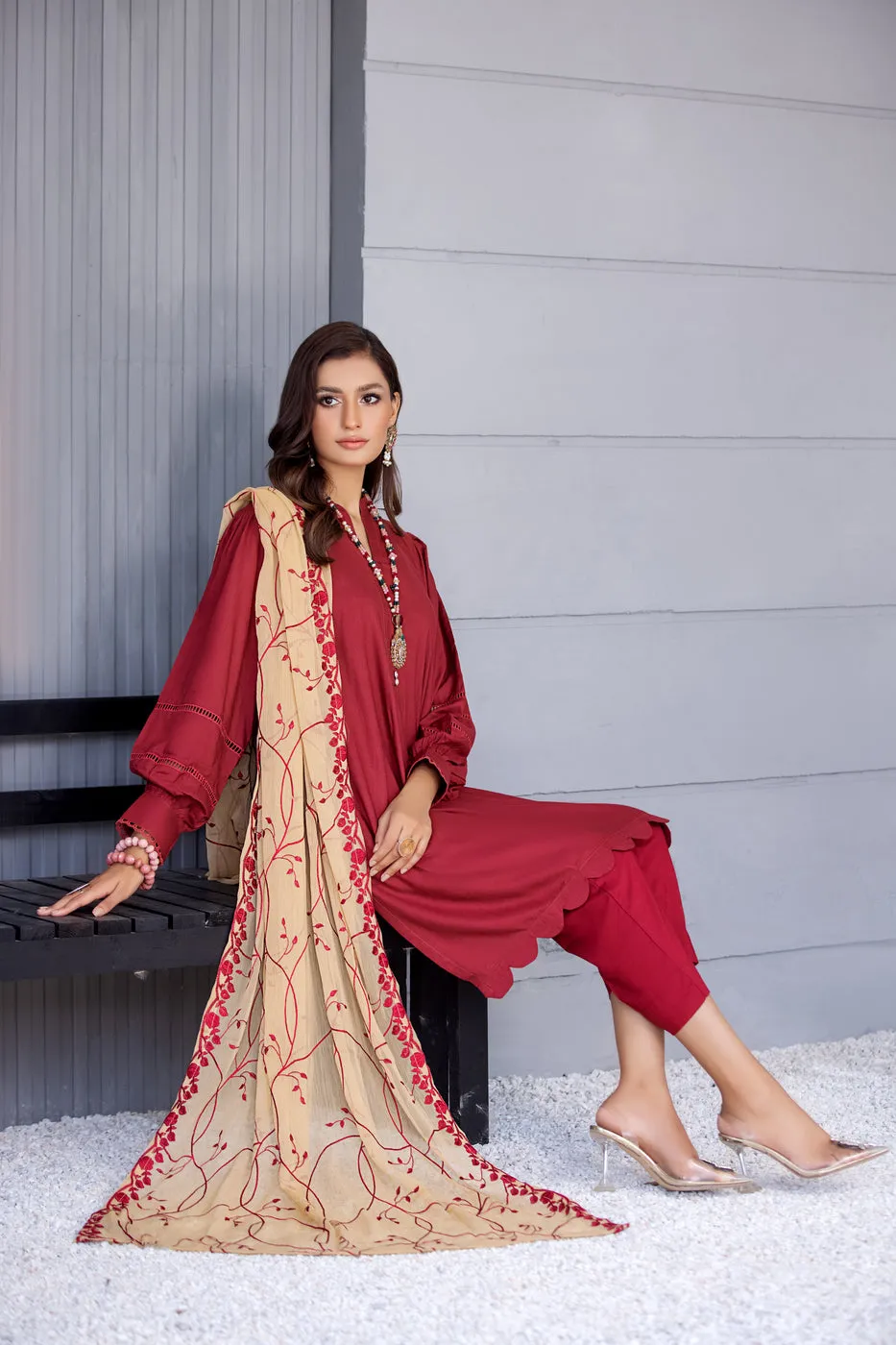 Winter Ready to Wear 3 Pcs Embroidered Dopatta Dress by Gulwarun 06