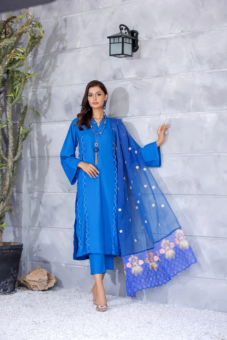 Winter Ready to Wear 3 Pcs Embroidered Dopatta Dress by Gulwarun 08