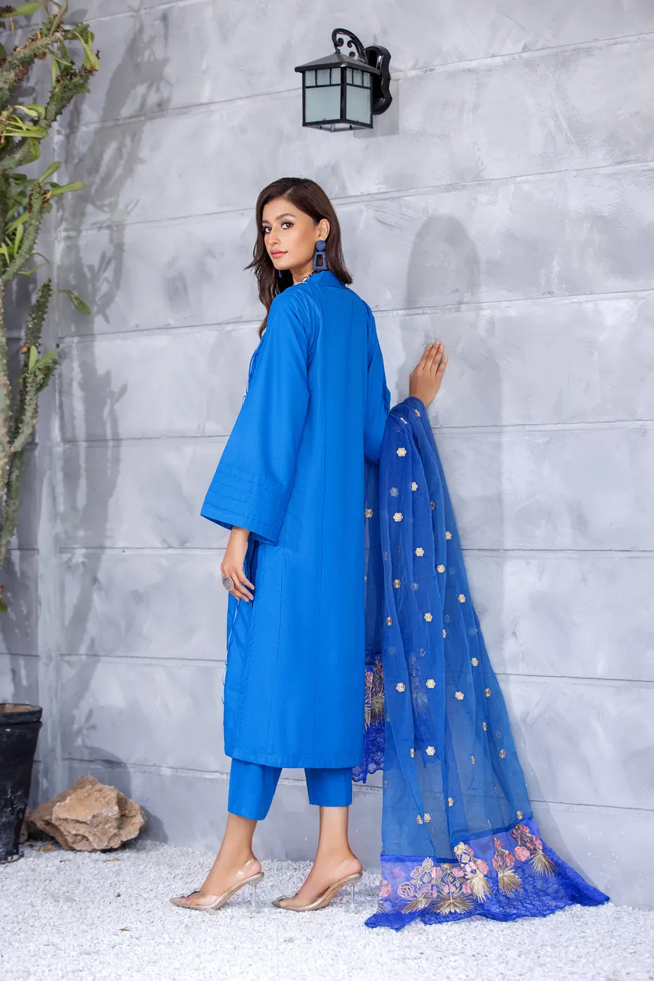 Winter Ready to Wear 3 Pcs Embroidered Dopatta Dress by Gulwarun 08