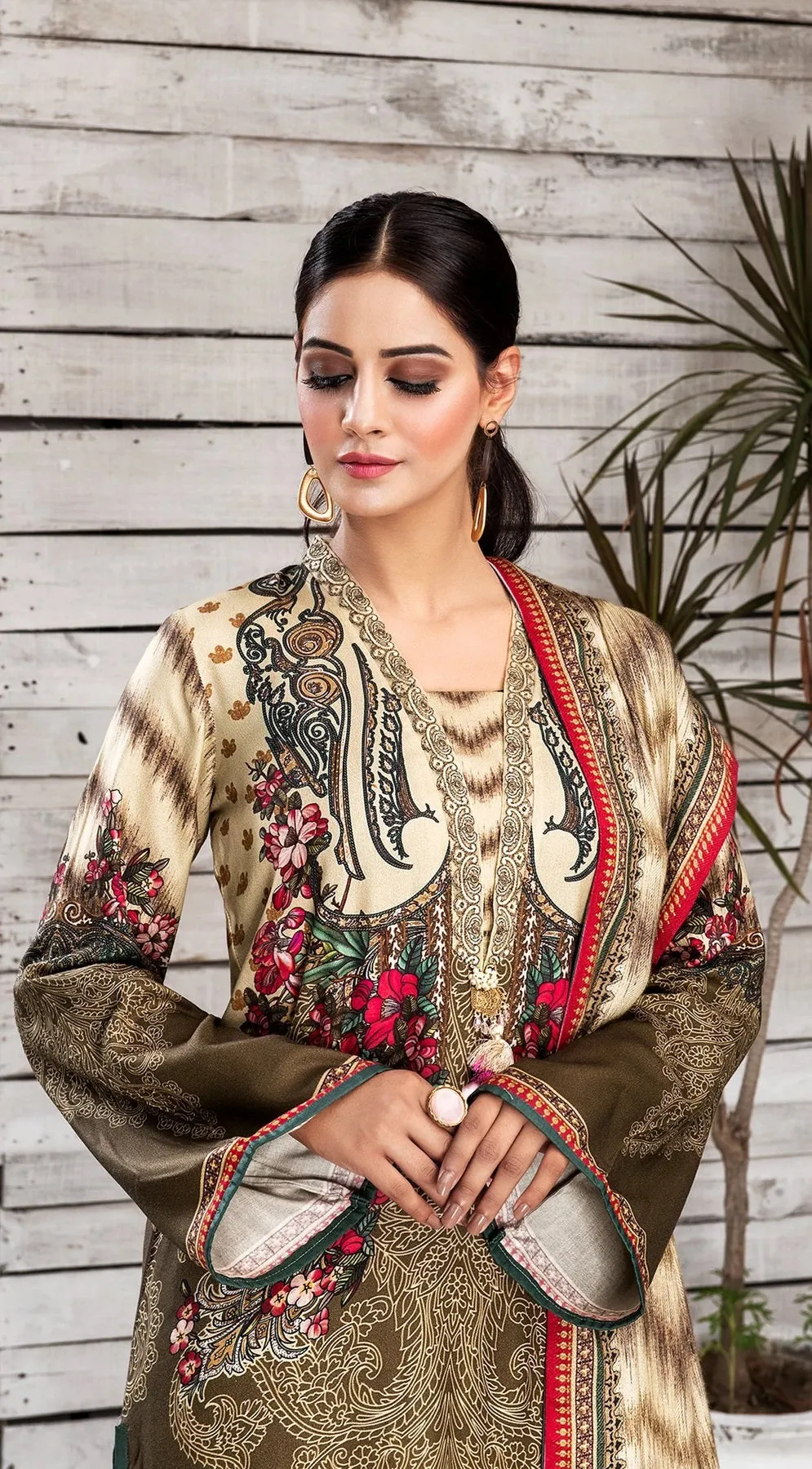 Winter Ready to Wear 3 Pcs Embroidered Dress of Anaya by Kiran Chaudhry  01