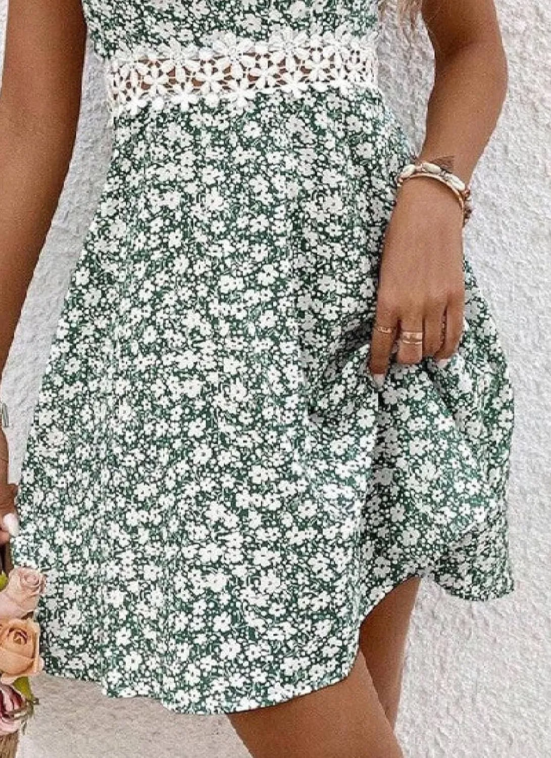 Women's 2025 Summer Fresh Green Floral Print Lace Strap V Neck Sleeveless Ruffle Romance Garden Mini Dress