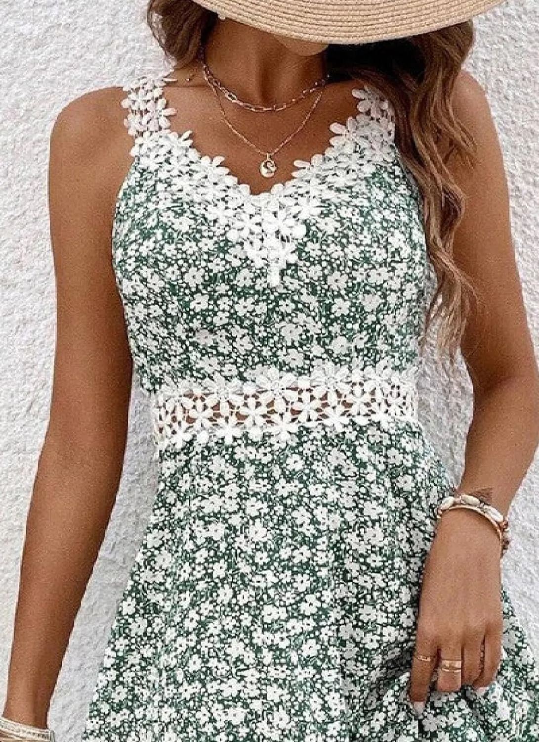 Women's 2025 Summer Fresh Green Floral Print Lace Strap V Neck Sleeveless Ruffle Romance Garden Mini Dress